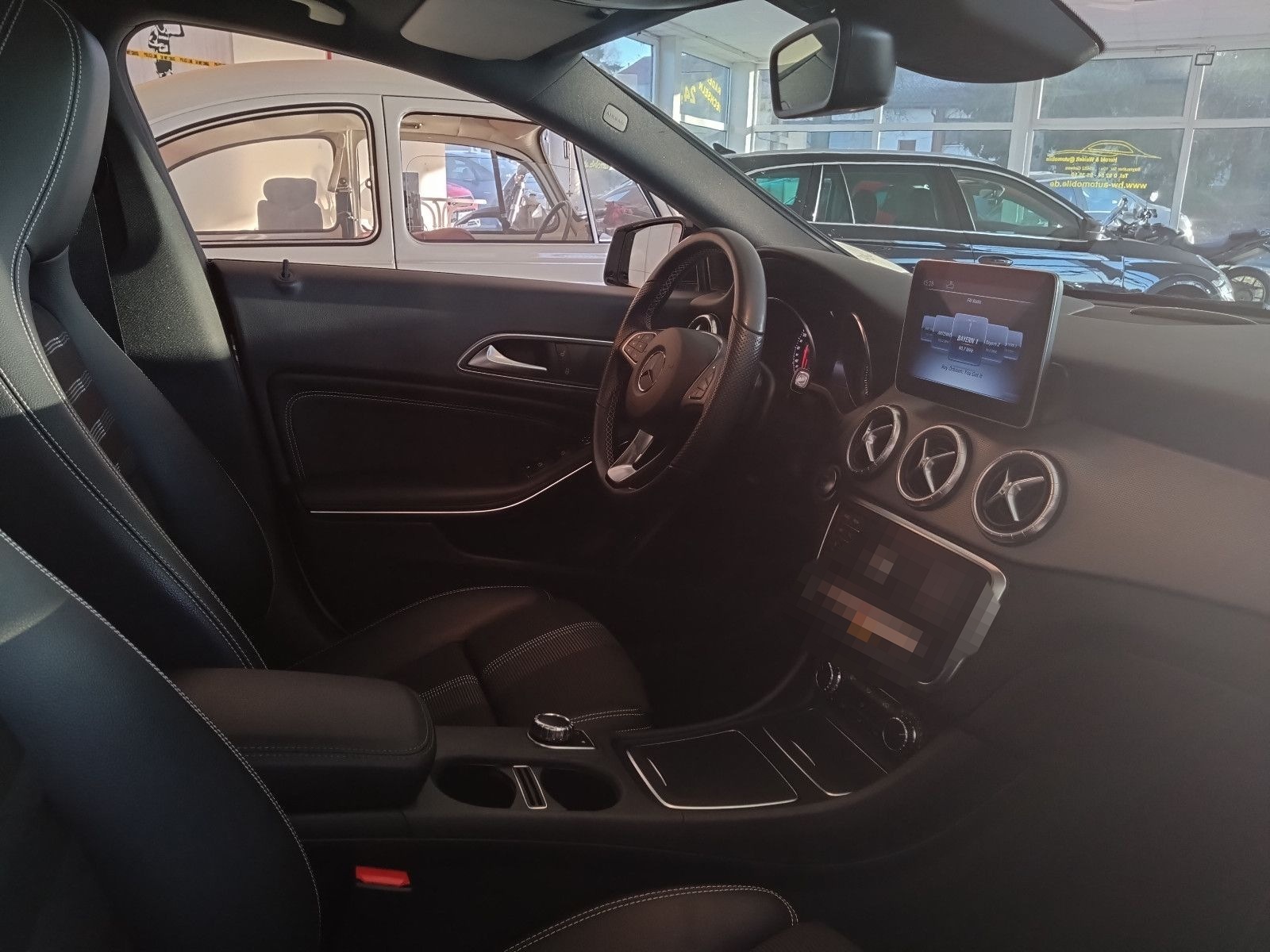 Mercedes-Benz CLA Shooting Brake CLA 200 AHK Panoramadach foto 11