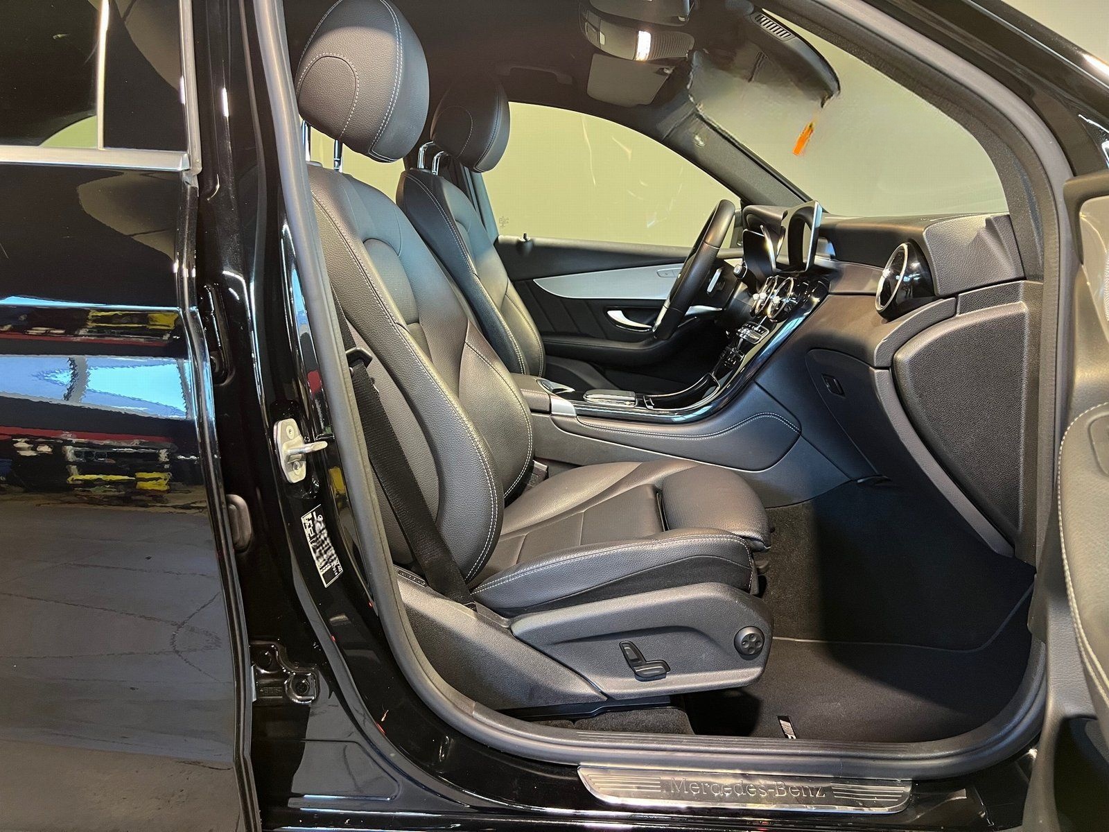 Mercedes-Benz GLC 300 4M AMG Sound/Totw/MBUX/360°/ele.Heck/20" foto 9