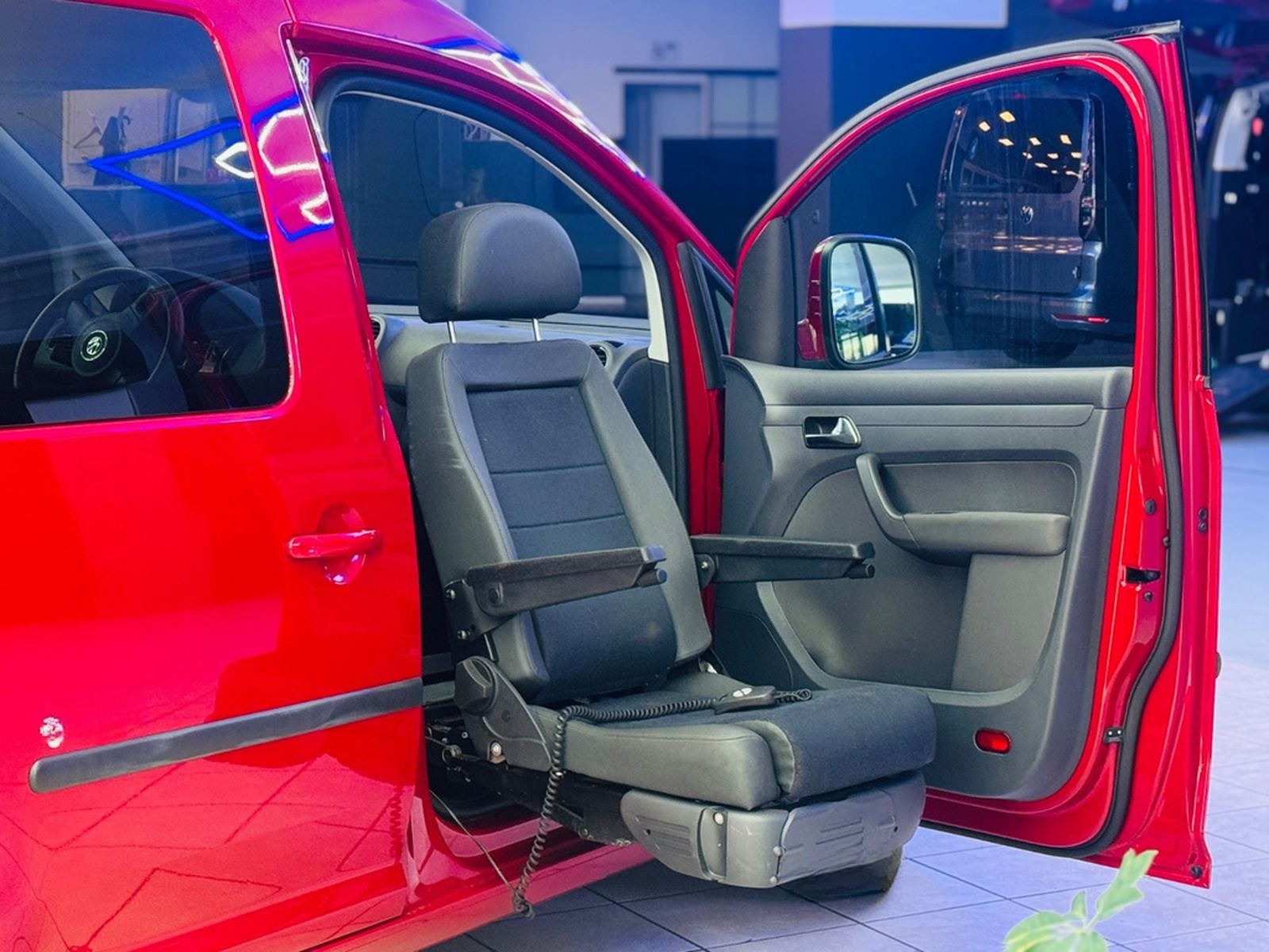 Volkswagen Caddy Behindertengerecht-Rampe+Elk. Schwenksitz foto 6