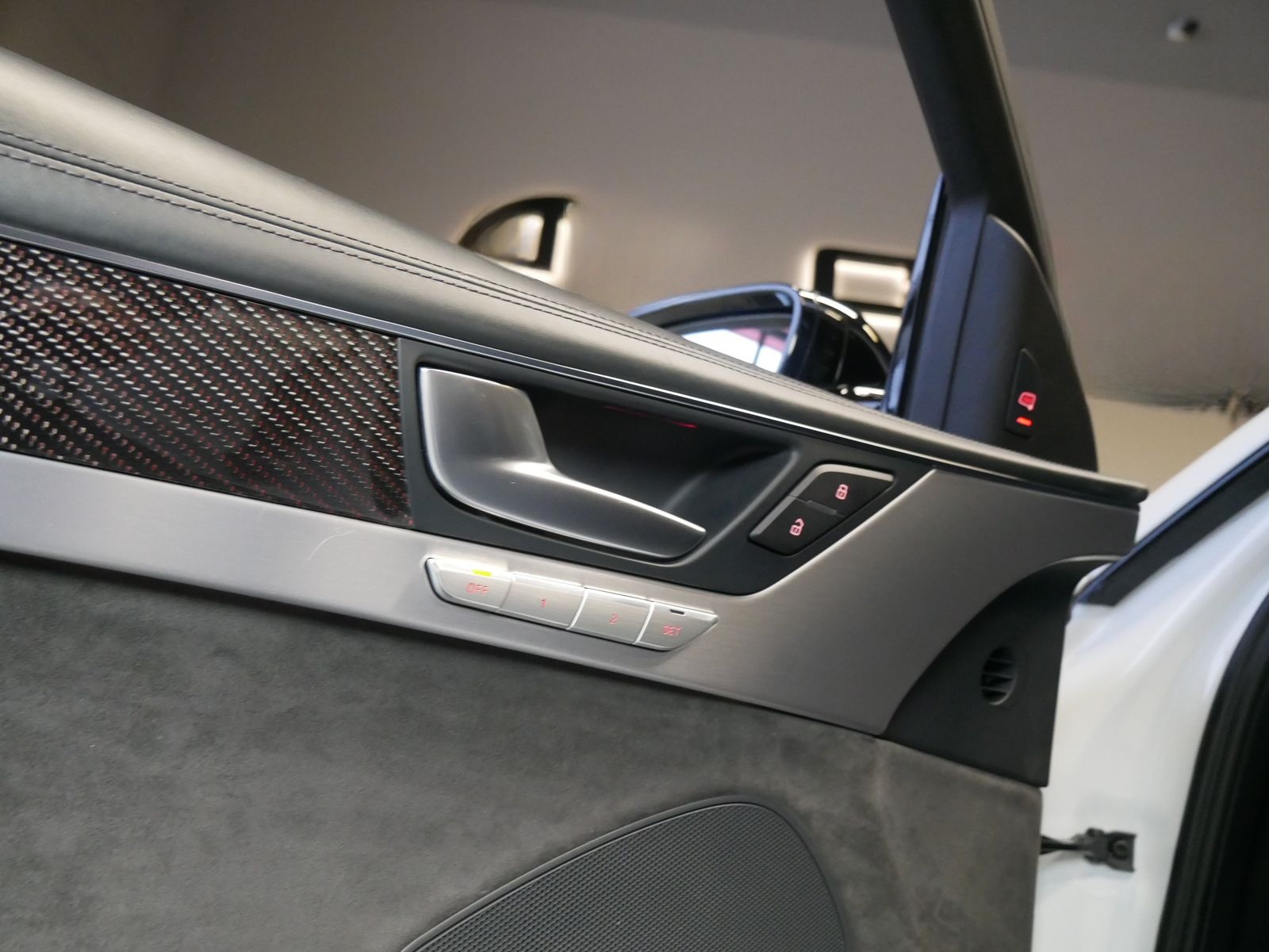 Audi S8 Plus quattro HUD Pano Bose MMI Touch Keramik foto 14