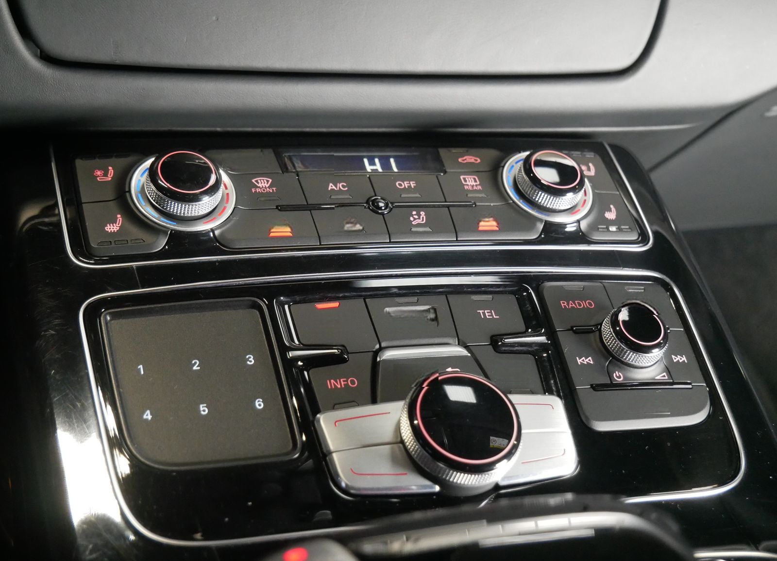 Audi S8 Plus quattro HUD Pano Bose MMI Touch Keramik foto 21
