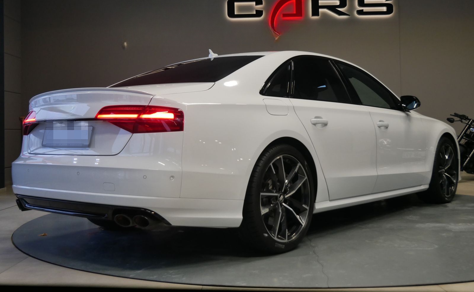 Audi S8 Plus quattro HUD Pano Bose MMI Touch Keramik foto 5