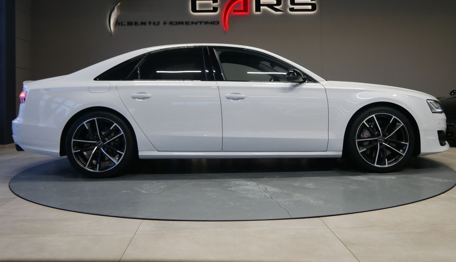 Audi S8 Plus quattro HUD Pano Bose MMI Touch Keramik foto 6