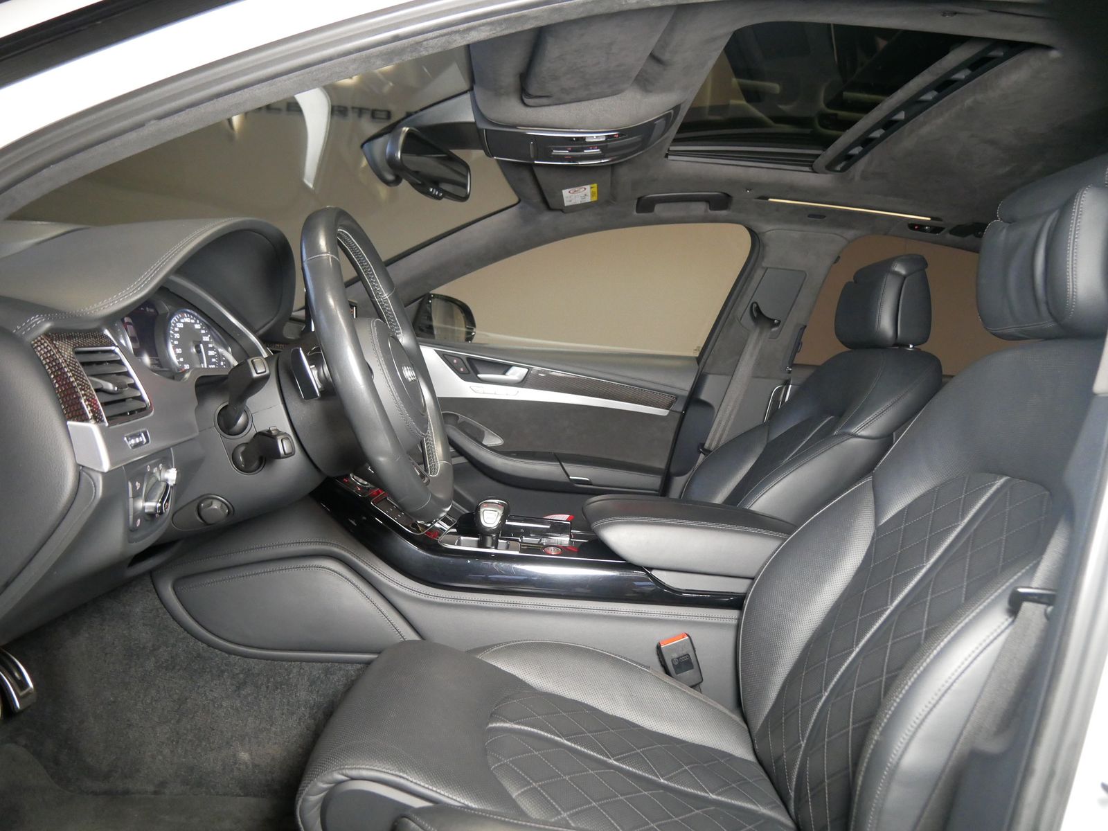 Audi S8 Plus quattro HUD Pano Bose MMI Touch Keramik foto 10
