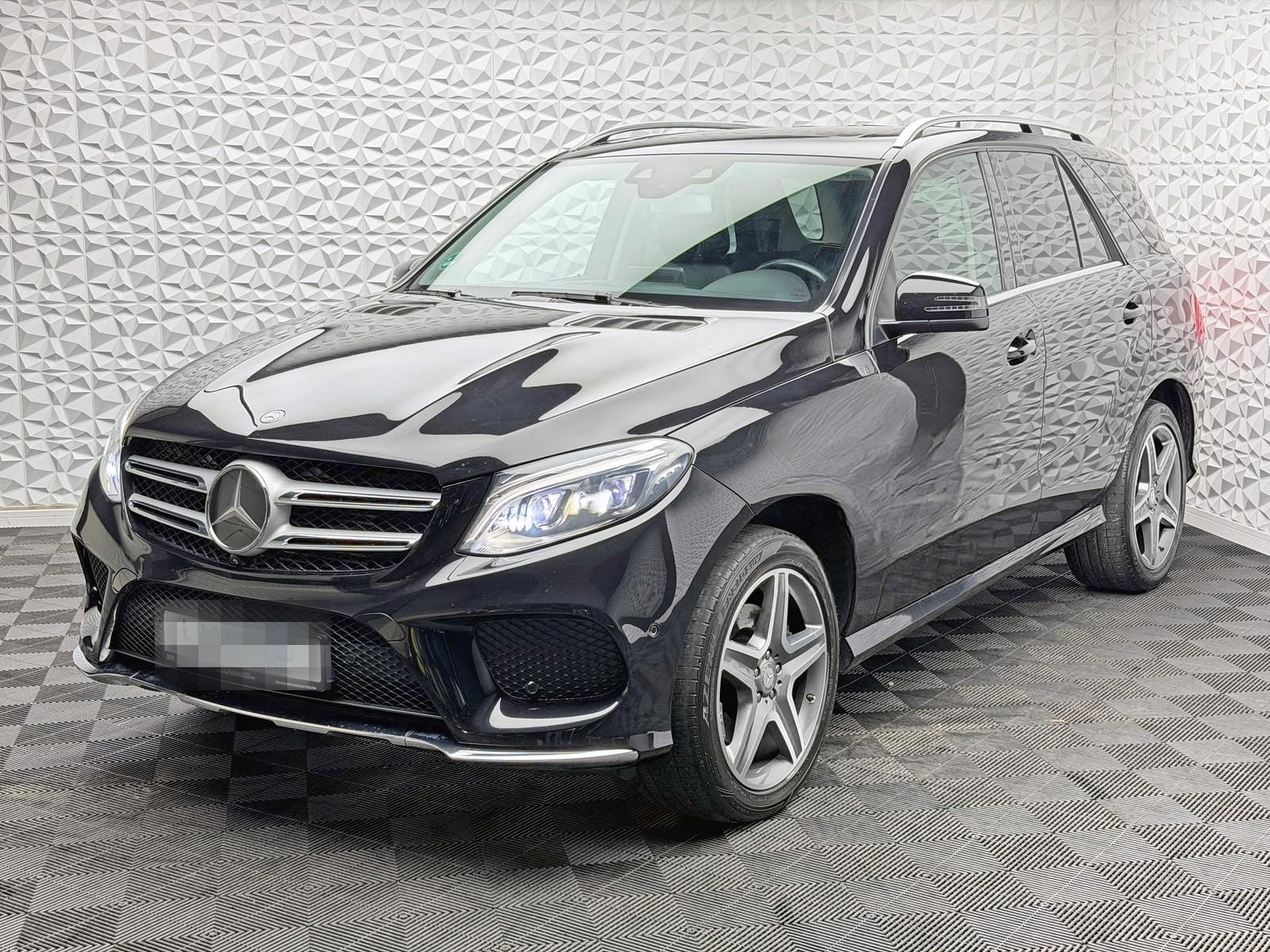 Mercedes-Benz GLE 350d AMG/AIRMATIC/STDHZG/DISTRO/H&K/PANO/AHK foto 2