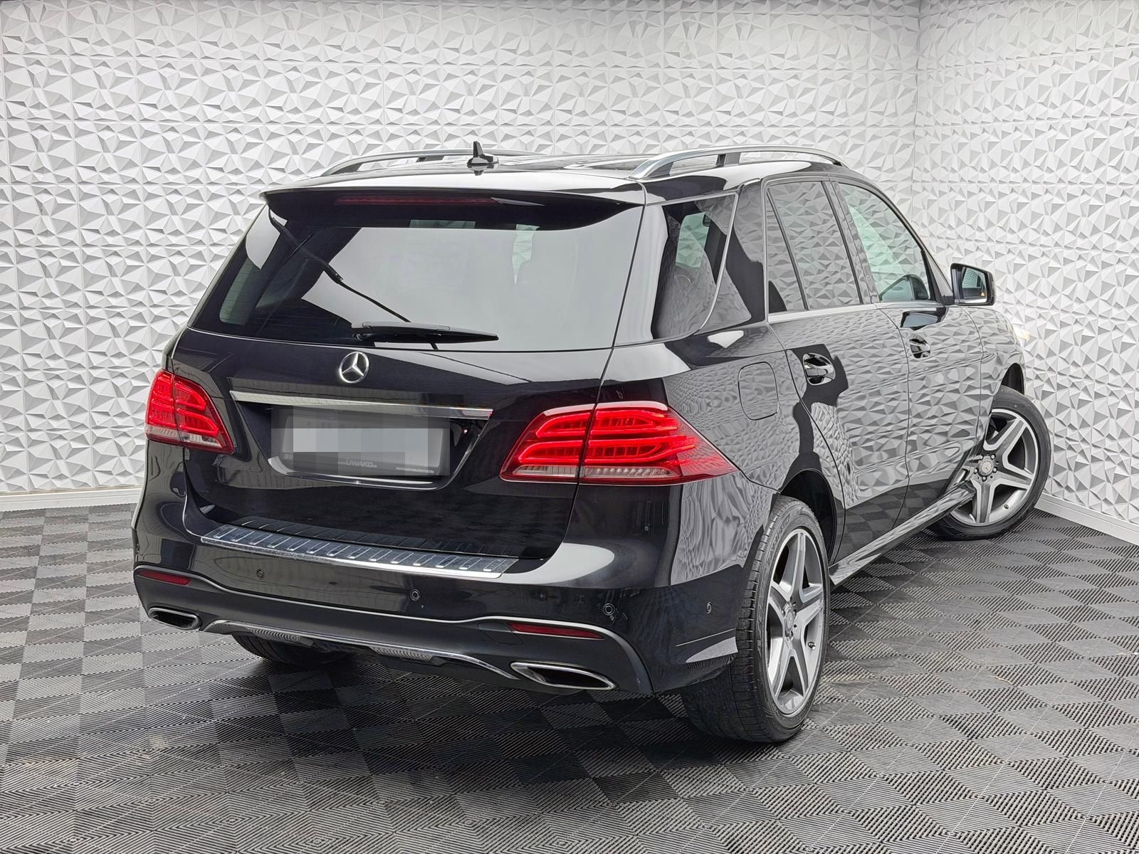 Mercedes-Benz GLE 350d AMG/AIRMATIC/STDHZG/DISTRO/H&K/PANO/AHK foto 3