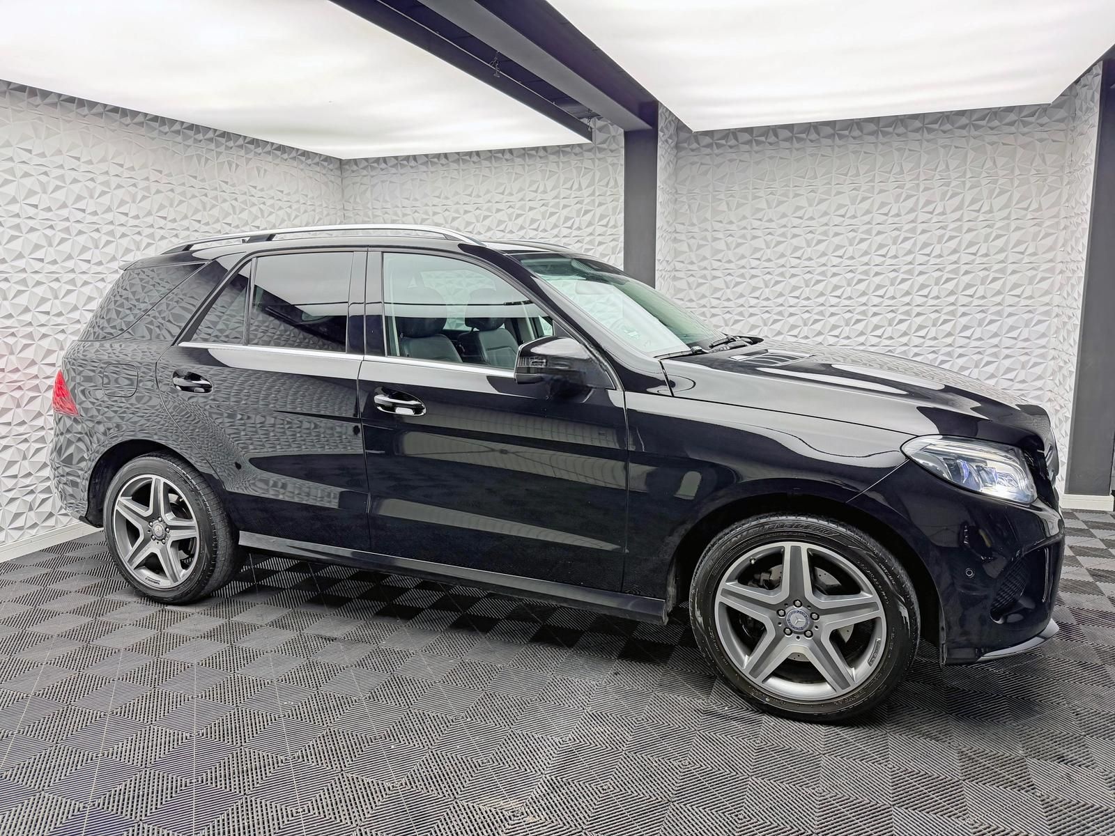 Mercedes-Benz GLE 350d AMG/AIRMATIC/STDHZG/DISTRO/H&K/PANO/AHK foto 5