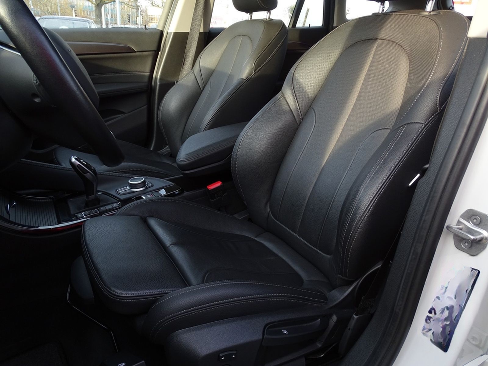 BMW X1 20d xDrive xLine LED Navi Kamera AHK Head-Up foto 24