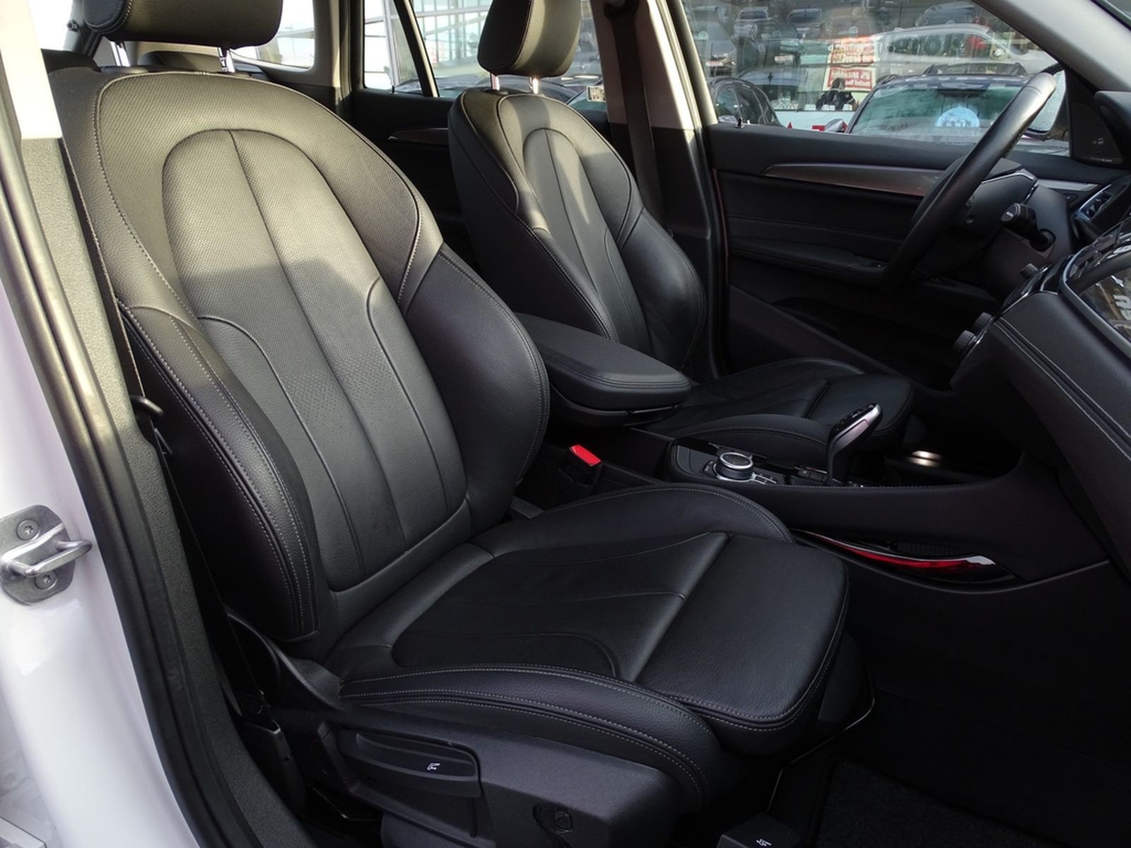 BMW X1 20d xDrive xLine LED Navi Kamera AHK Head-Up foto 25