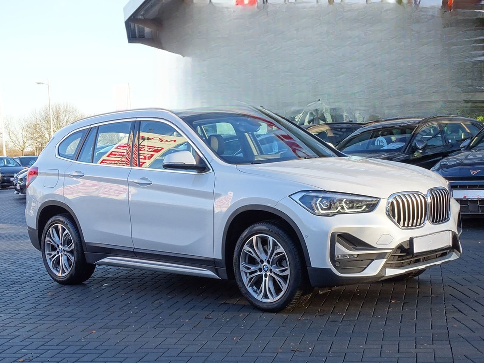 BMW X1 20d xDrive xLine LED Navi Kamera AHK Head-Up foto 6