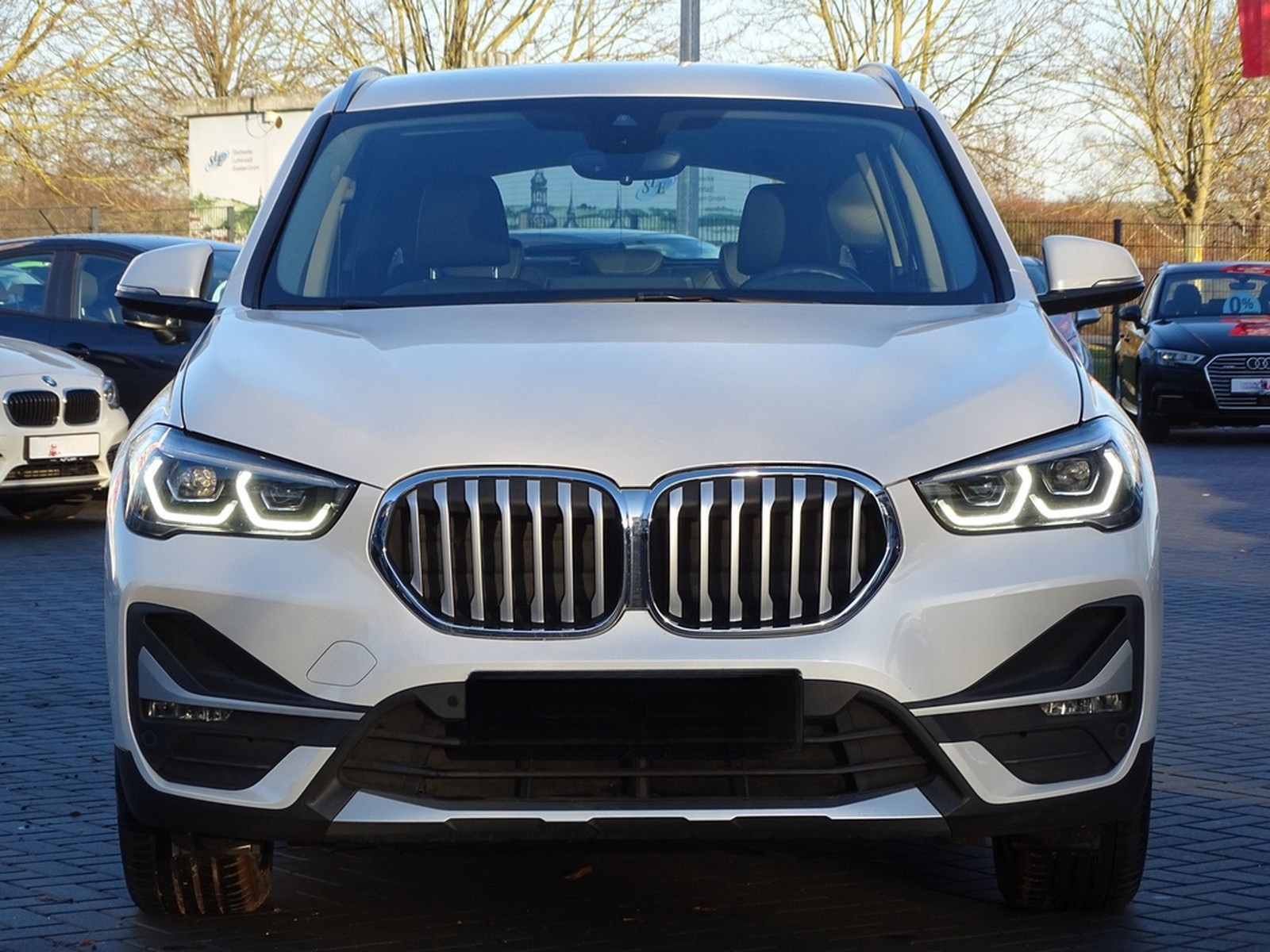 BMW X1 20d xDrive xLine LED Navi Kamera AHK Head-Up foto 7