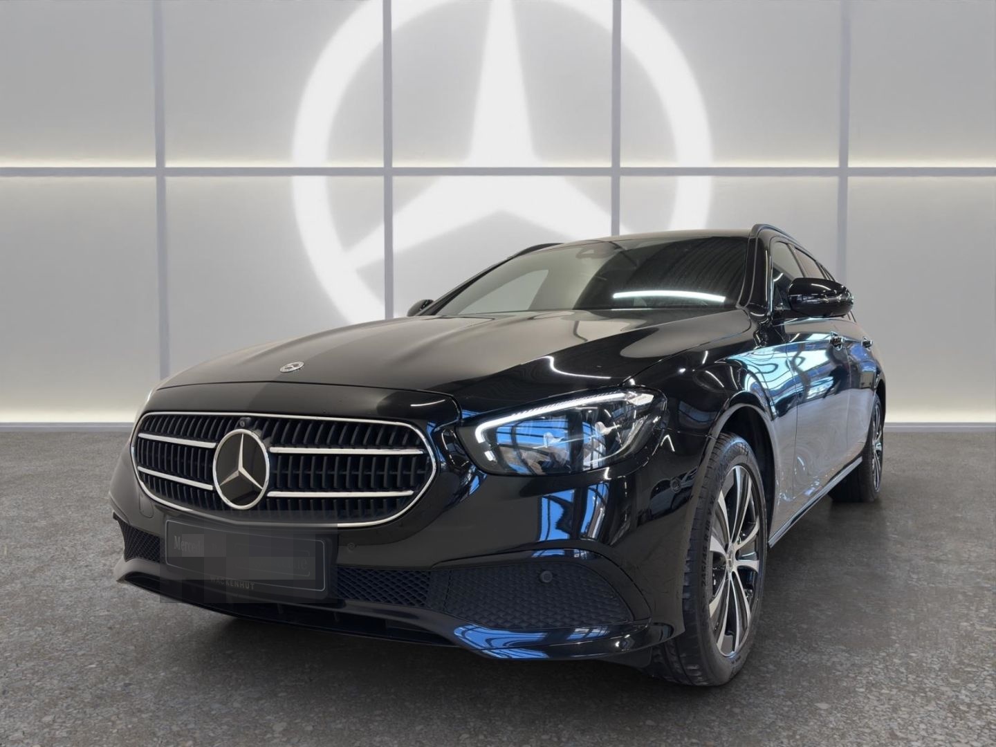 Mercedes-Benz E 300 de 4M T AVANTGARDE BUS+NIGHT+HUD+DIST+360° foto 2