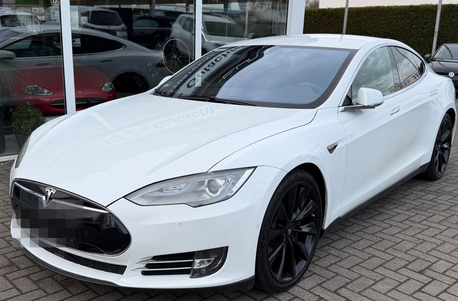 Tesla Model S 85D Performance