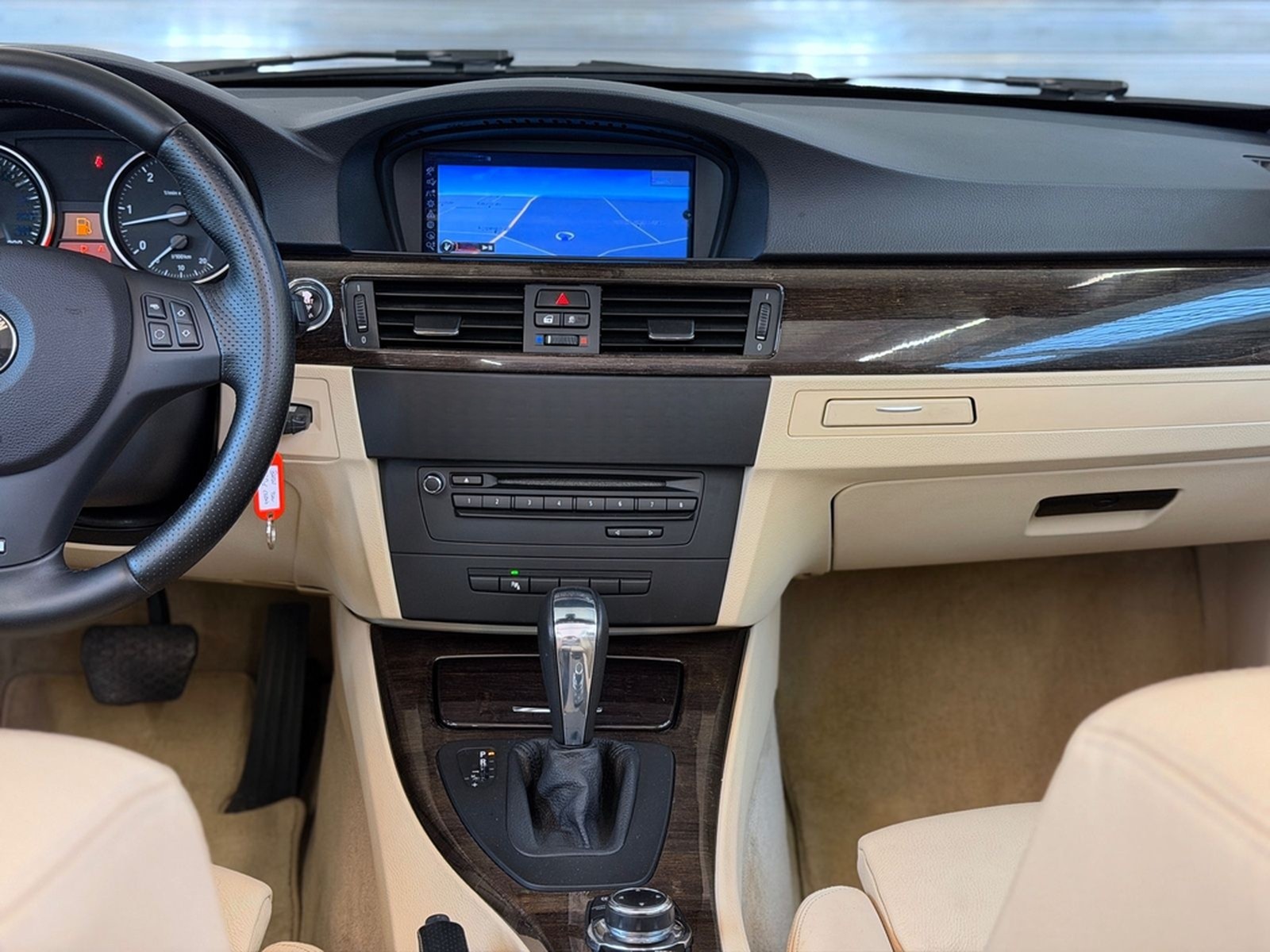 BMW 330d Cabrio*M-Paket*Bi-Xenon*Navi*Har/Ka*Leder* foto 28
