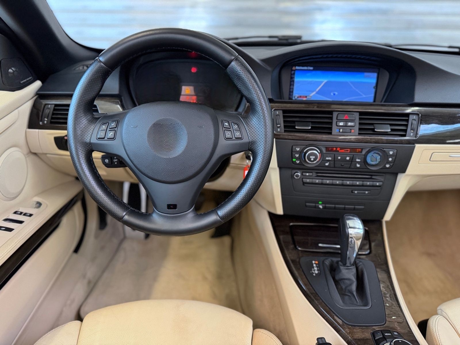 BMW 330d Cabrio*M-Paket*Bi-Xenon*Navi*Har/Ka*Leder* foto 29
