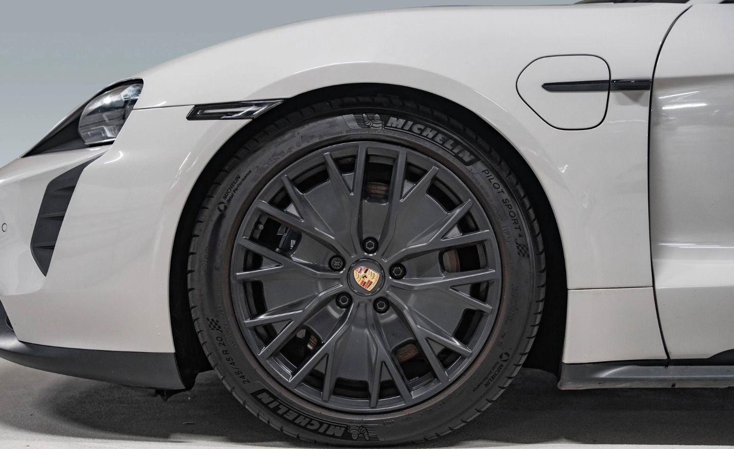 Porsche Taycan GTS HeadUp Beifahrerdisplay Burmester foto 6