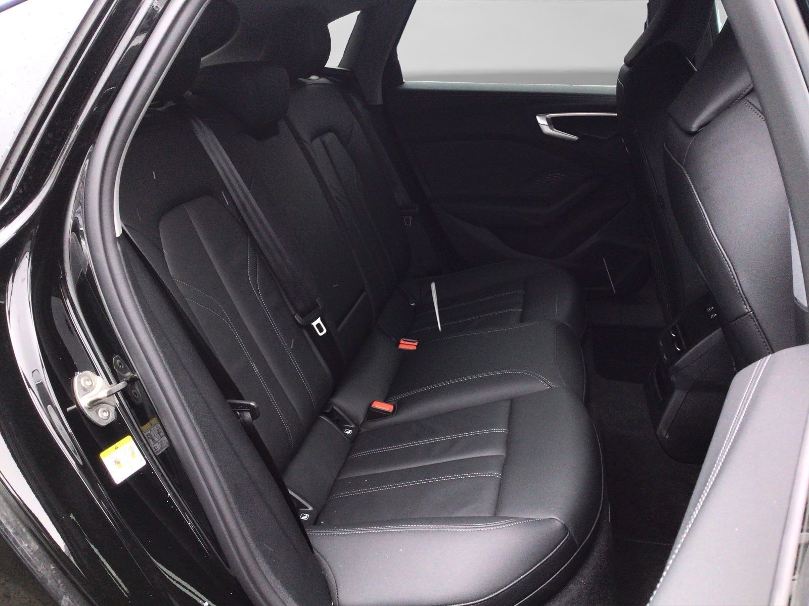 Audi A5 Limousine TFSI Q LEDER LM19 ASSIST foto 6