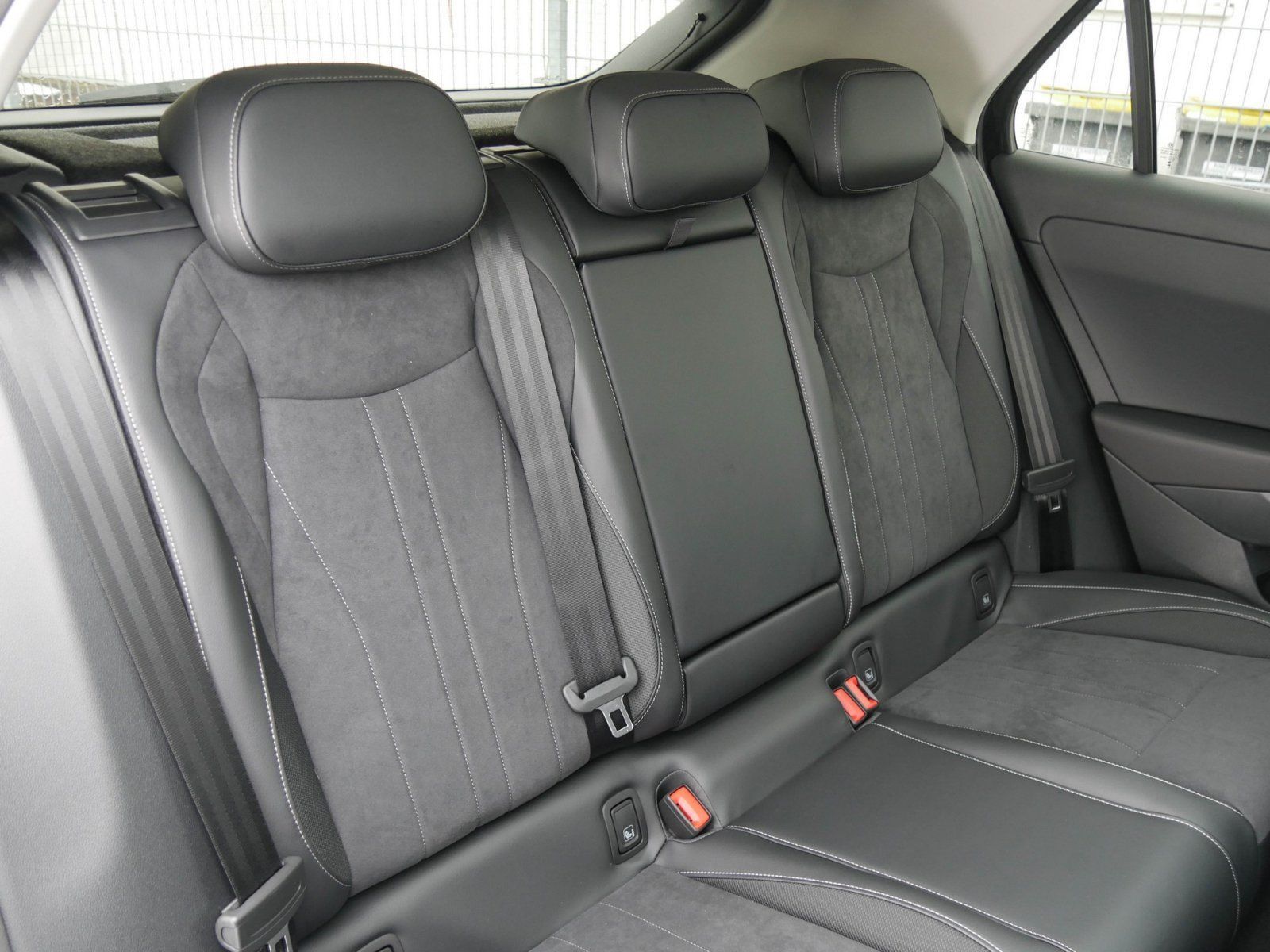 Volkswagen T-Roc Style 1.5 eTSI OPF 150 PS DSG Pano,IQ,Navi foto 4