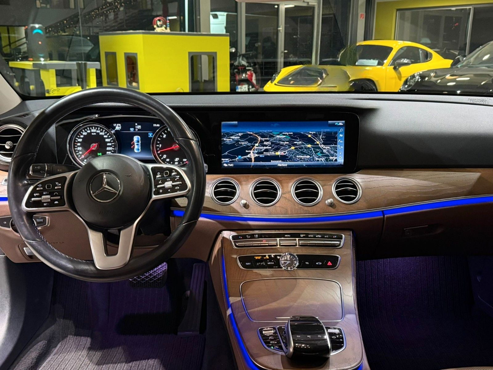 Mercedes-Benz E 400d Limousine 4Matic*JungeSterne*HUD*360°* foto 17