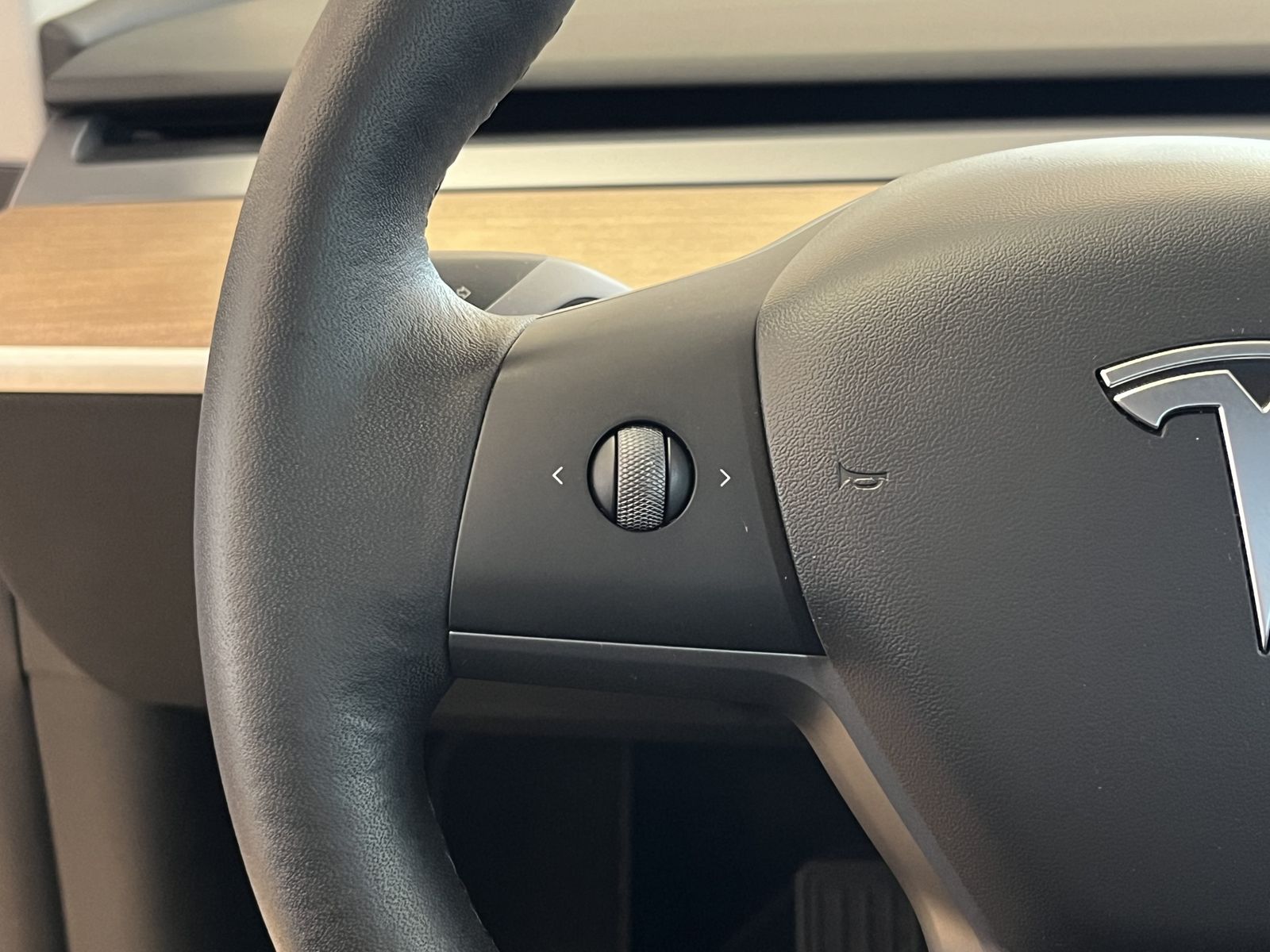 Tesla Model 3 RWD*Pano*R.cam*ACC*Leder*WiFi*Navi*DAB foto 16