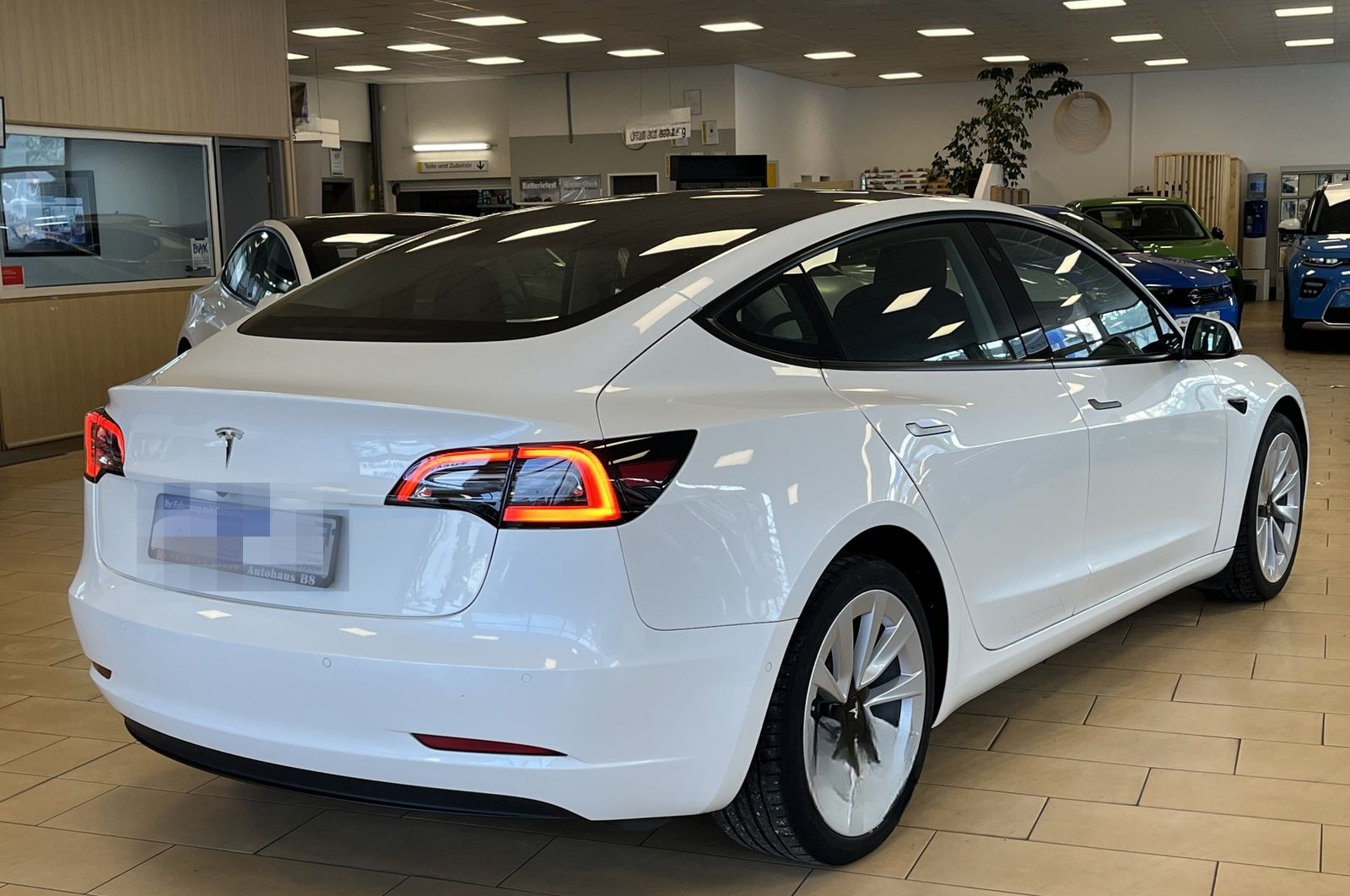 Tesla Model 3 RWD*Pano*R.cam*ACC*Leder*WiFi*Navi*DAB foto 5