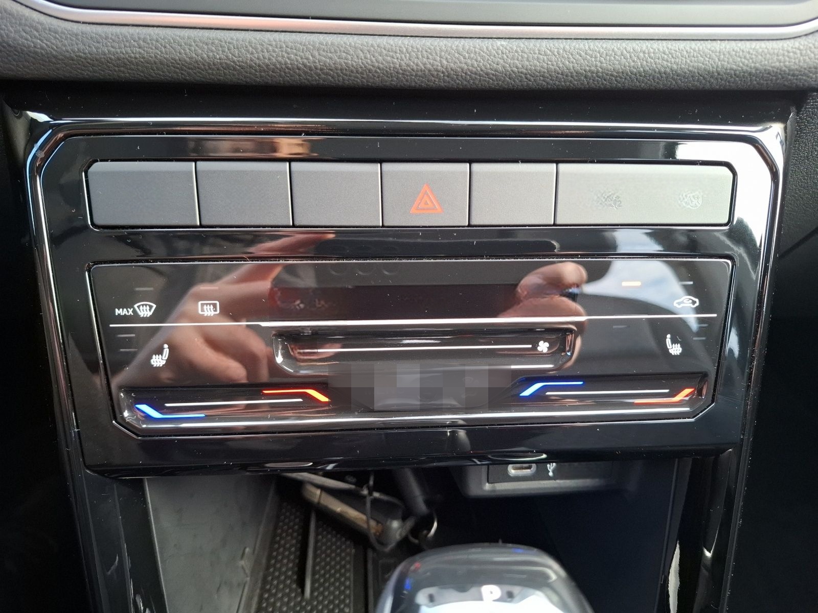 Volkswagen T-Cross TSI Goal DSG LED Navi AID ACC RFK SH foto 21