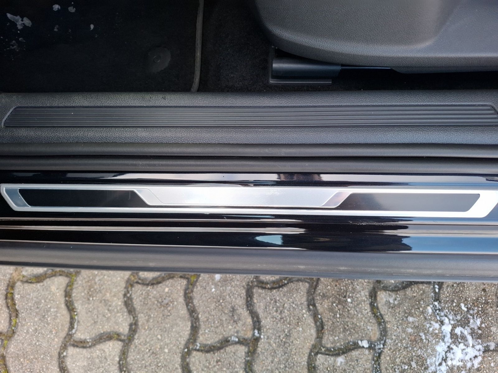 Volkswagen T-Cross TSI Goal DSG LED Navi AID ACC RFK SH foto 24