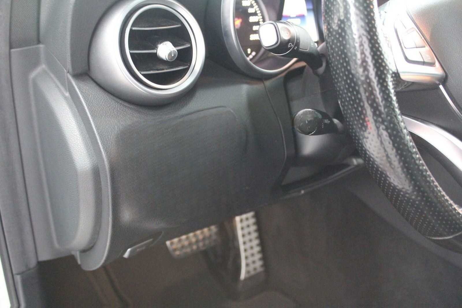 Mercedes-Benz C 180 CGI AMG Line PANO NAVI foto 15