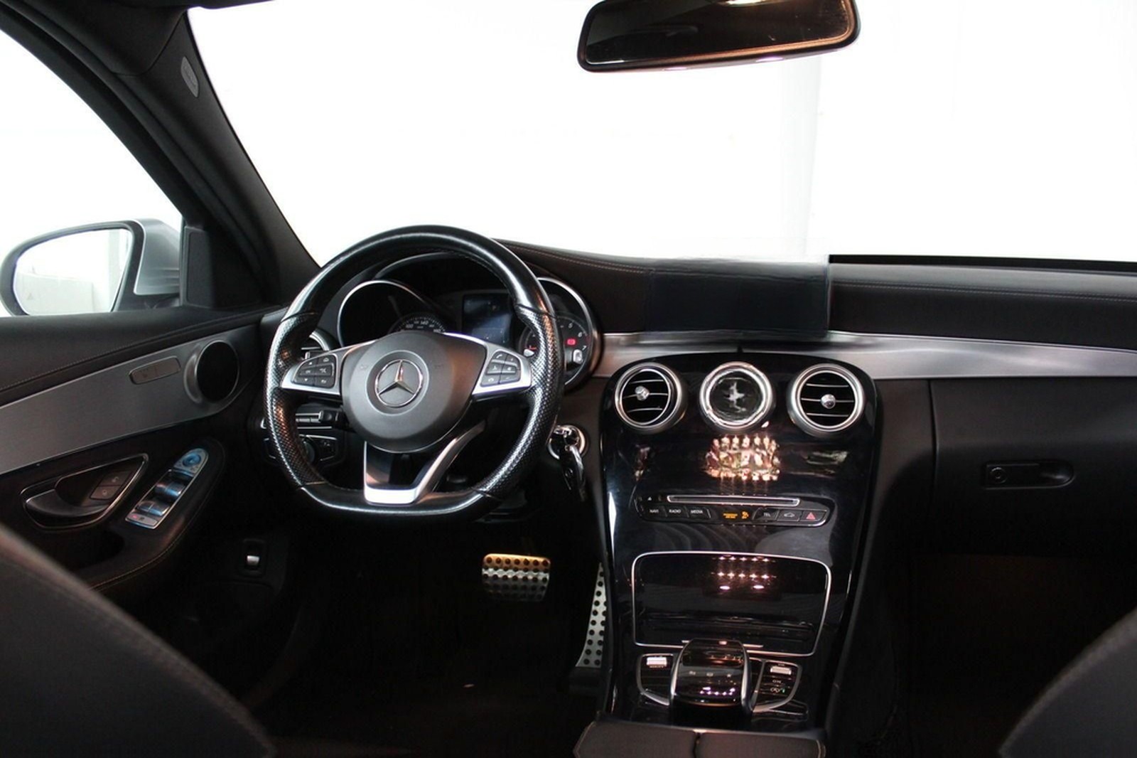 Mercedes-Benz C 180 CGI AMG Line PANO NAVI foto 5