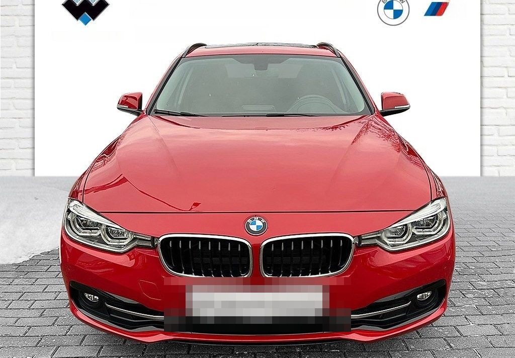 BMW 320i Touring Sport Line LED Pano.Dach Navi Bus. foto 2