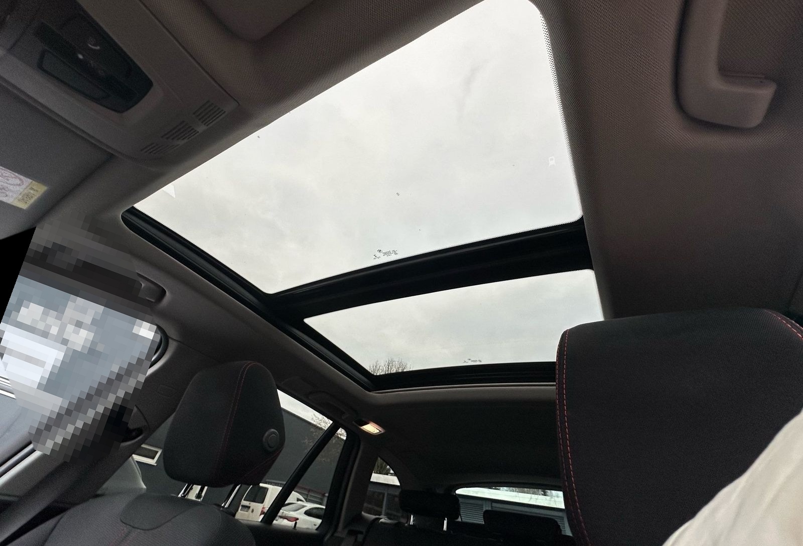 BMW 320i Touring Sport Line LED Pano.Dach Navi Bus. foto 18