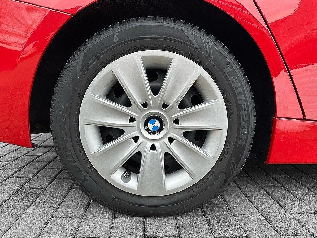 BMW 320i Touring Sport Line LED Pano.Dach Navi Bus. foto 9