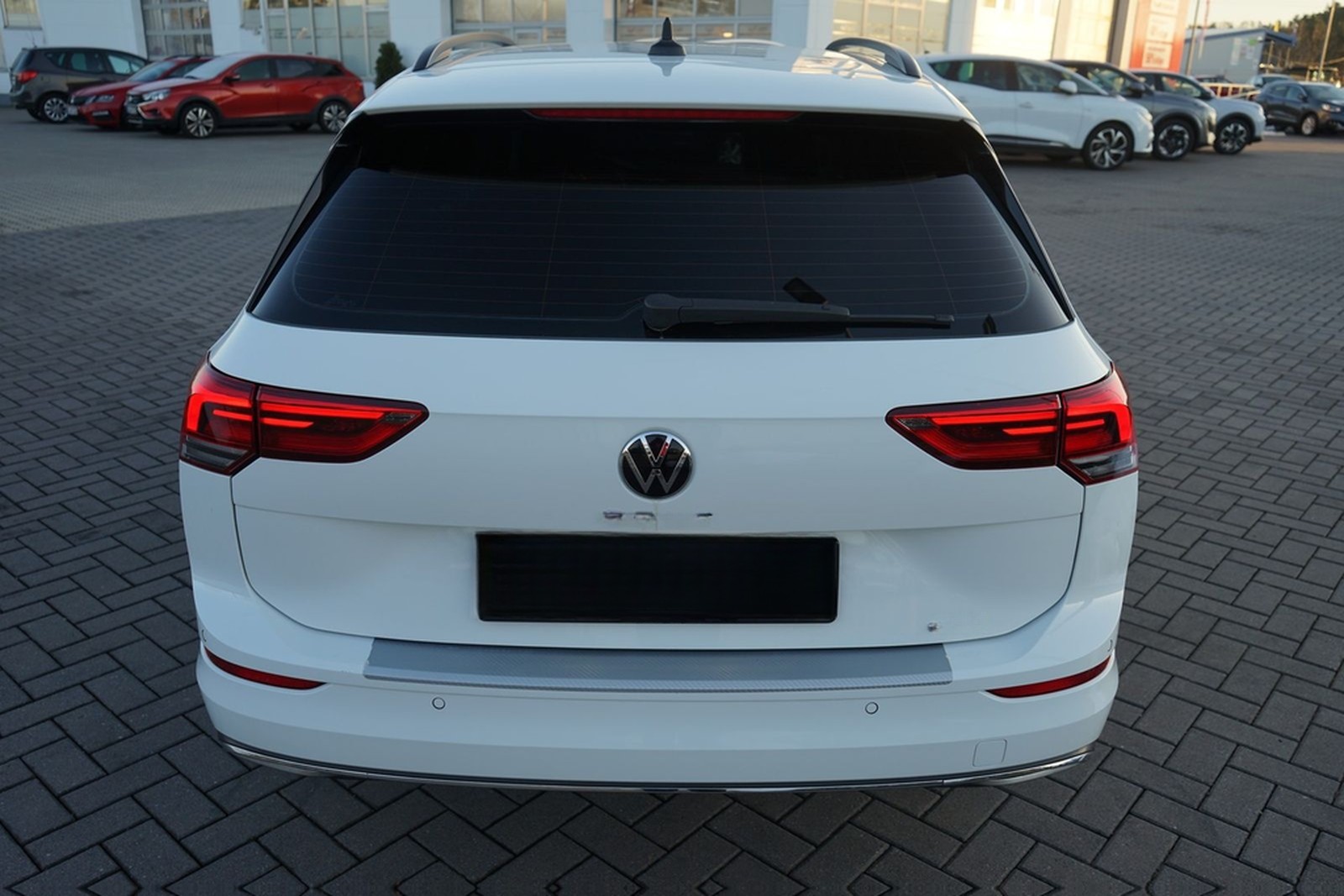 Volkswagen Golf Variant 1.5 eTSI DSG Style LED Navi ACC AHK foto 7