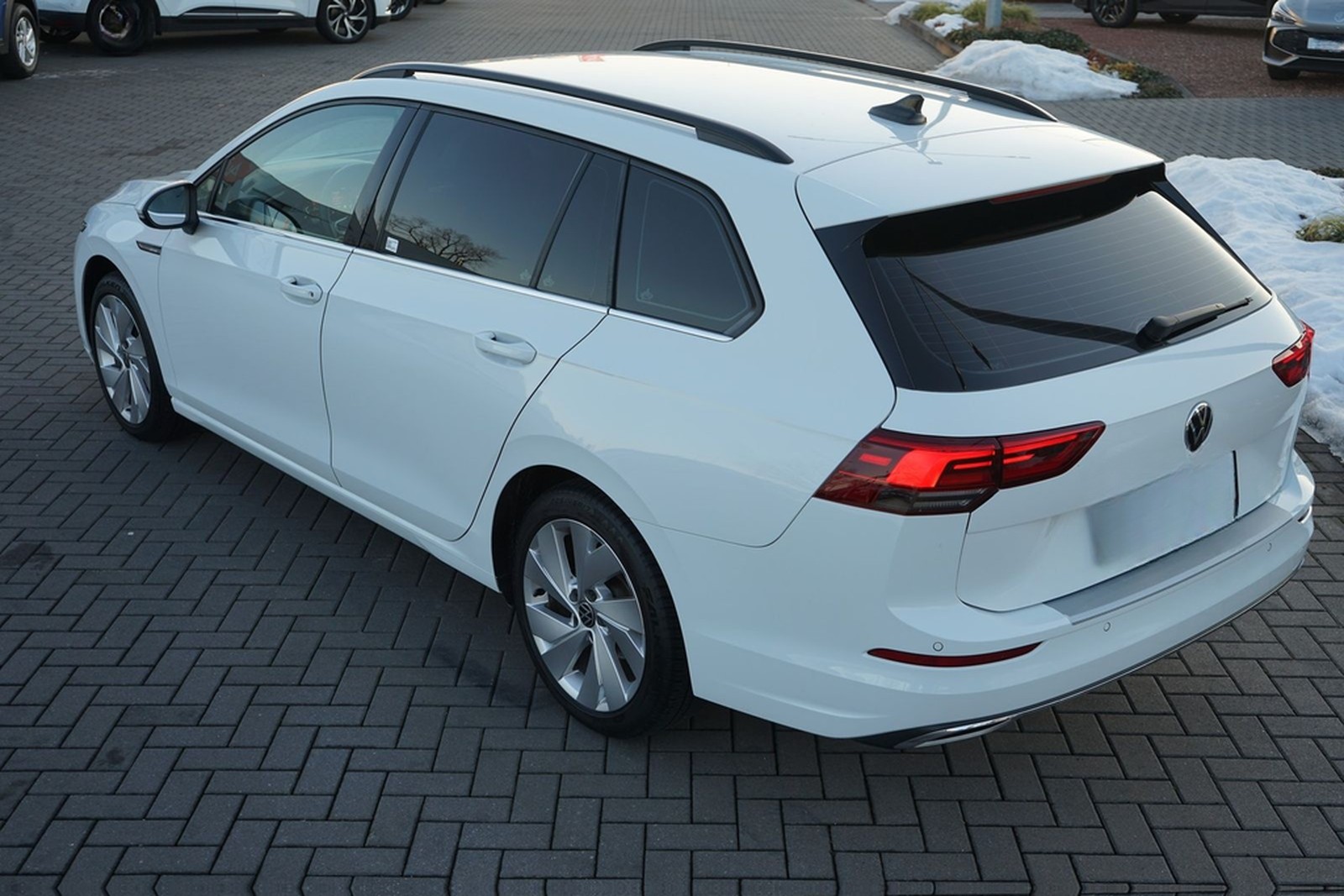 Volkswagen Golf Variant 1.5 eTSI DSG Style LED Navi ACC AHK foto 9