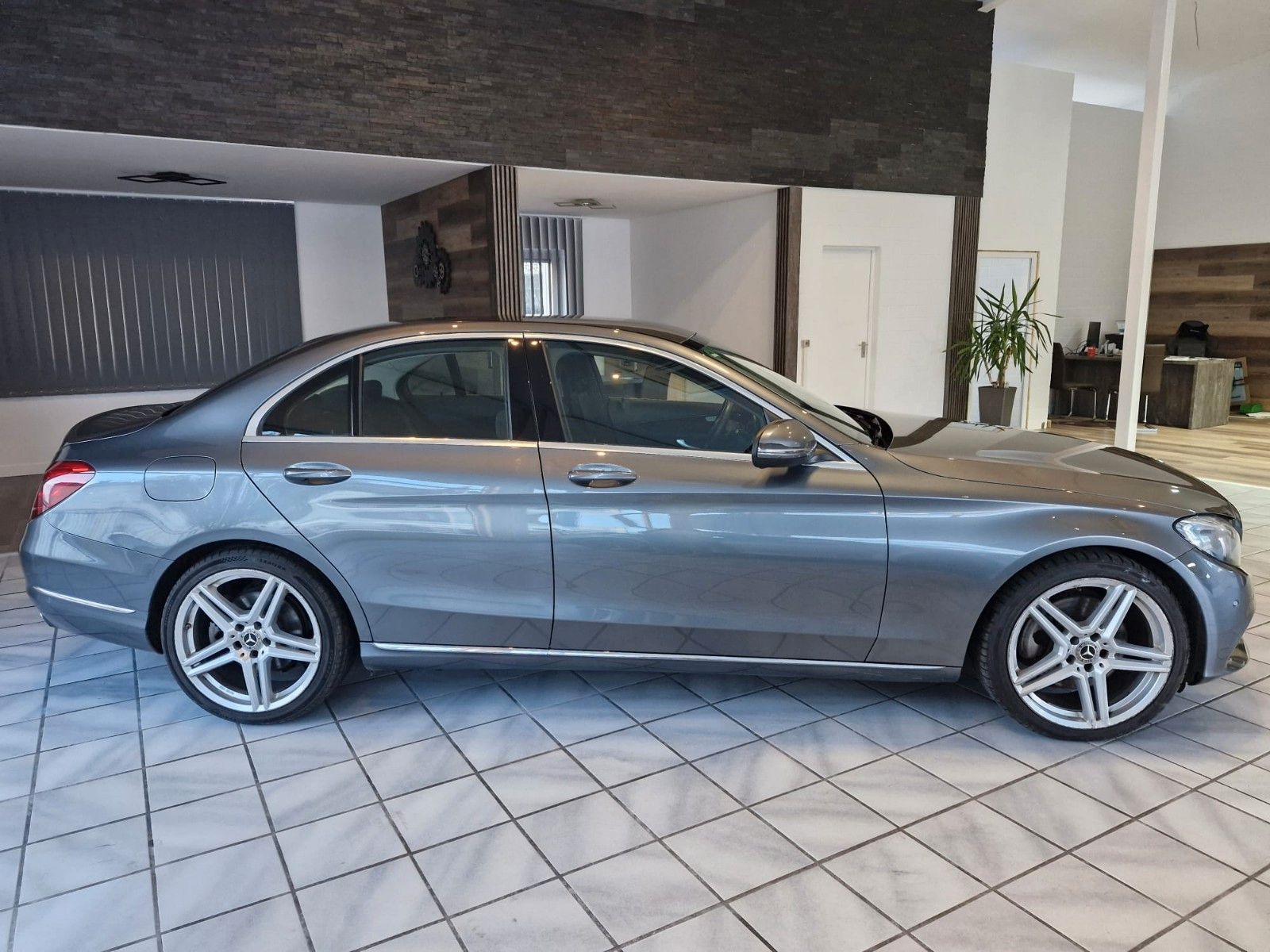 Mercedes-Benz C 300 Avantgarde*LED*SHZ*Navi*AHK* foto 4