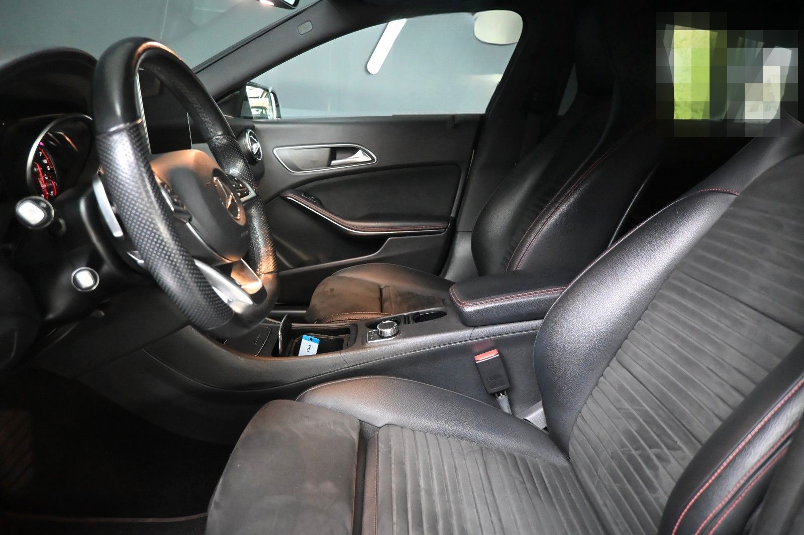 Mercedes-Benz CLA 200 Shooting Brake/NIGHT/AMG/LED/PANO foto 9