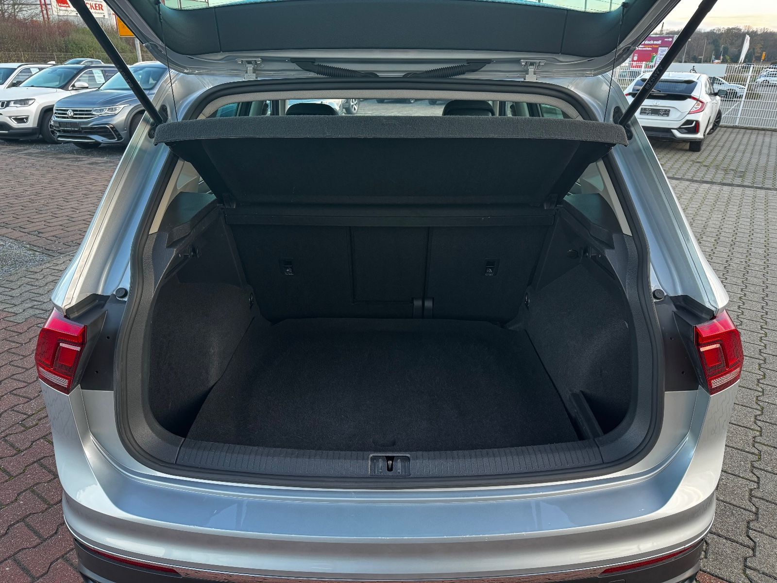 Volkswagen Tiguan Life 1.5T DSG *RFK*ACC*LED*CARPLAY* foto 10