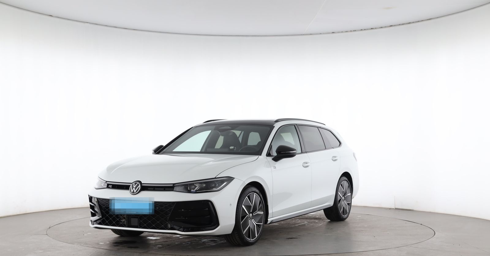 Volkswagen Passat Variant 2.0 TDI DSG 4MOTION R-Line | PANO foto 2