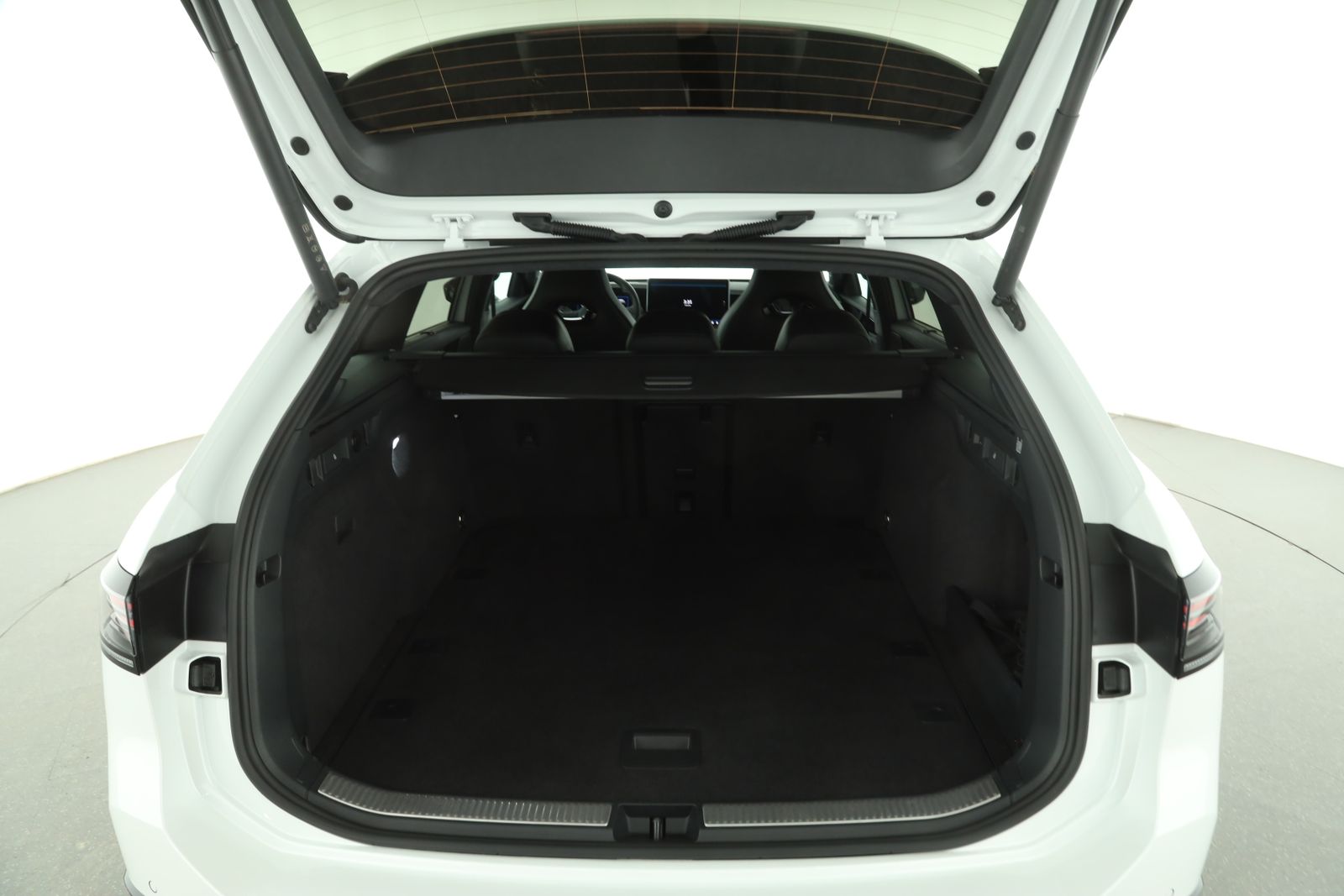 Volkswagen Passat Variant 2.0 TDI DSG 4MOTION R-Line | PANO foto 9