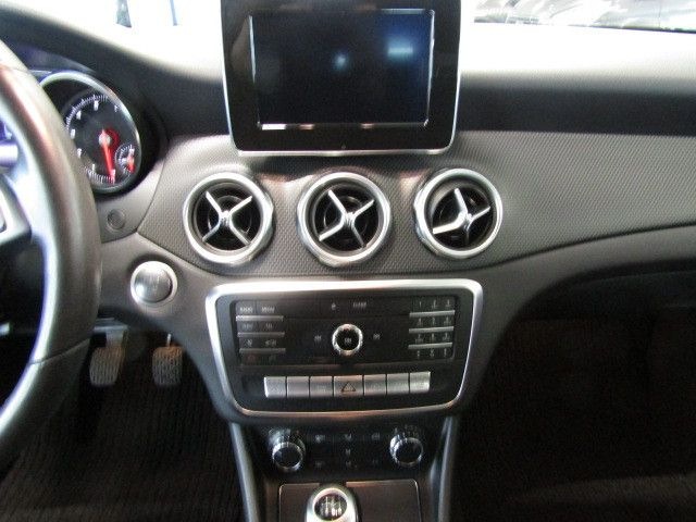 Mercedes-Benz GLA 180 Style foto 12