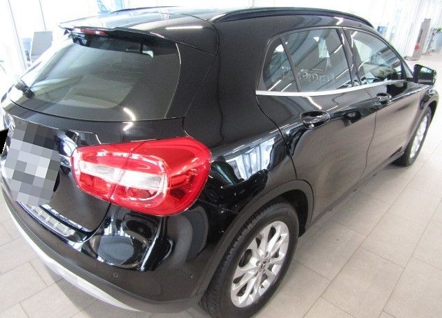 Mercedes-Benz GLA 180 Style foto 6