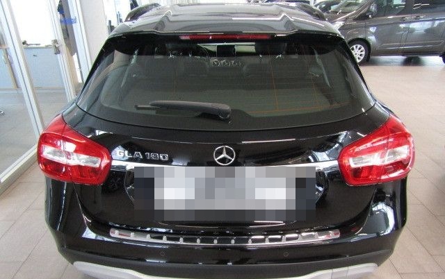 Mercedes-Benz GLA 180 Style foto 7