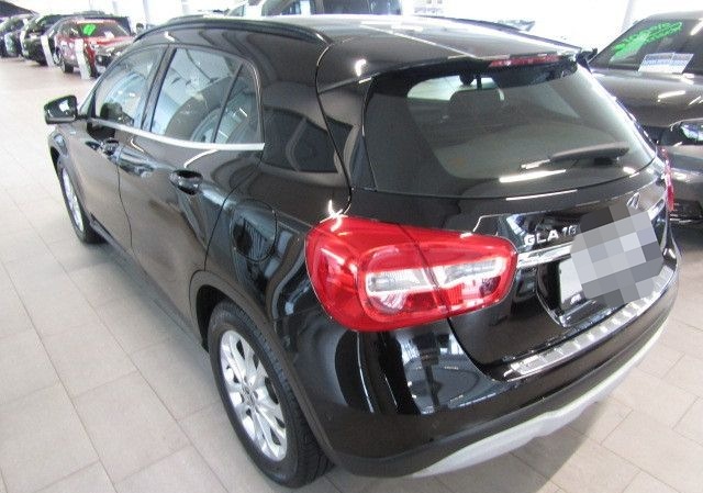 Mercedes-Benz GLA 180 Style foto 8