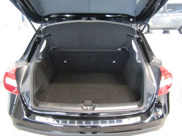 Mercedes-Benz GLA 180 Style foto 9