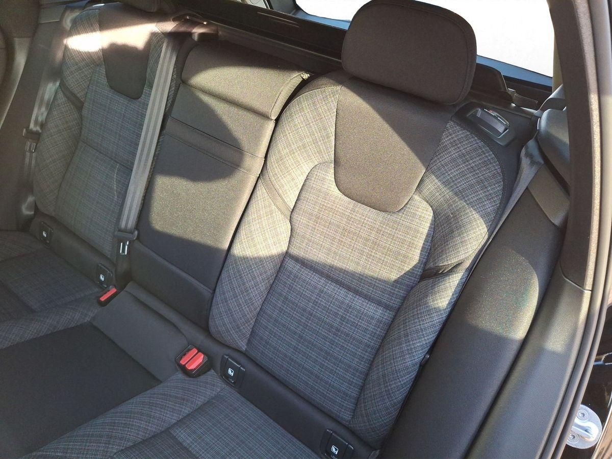 Volvo XC60 AWD 2.0 Diesel  CORE Rückfahrkamera Google  foto 20