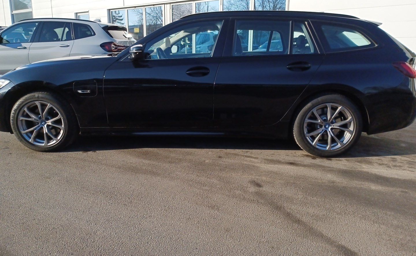 BMW 320e xDrive Touring Sport Line DAB LED WLAN AHK foto 3