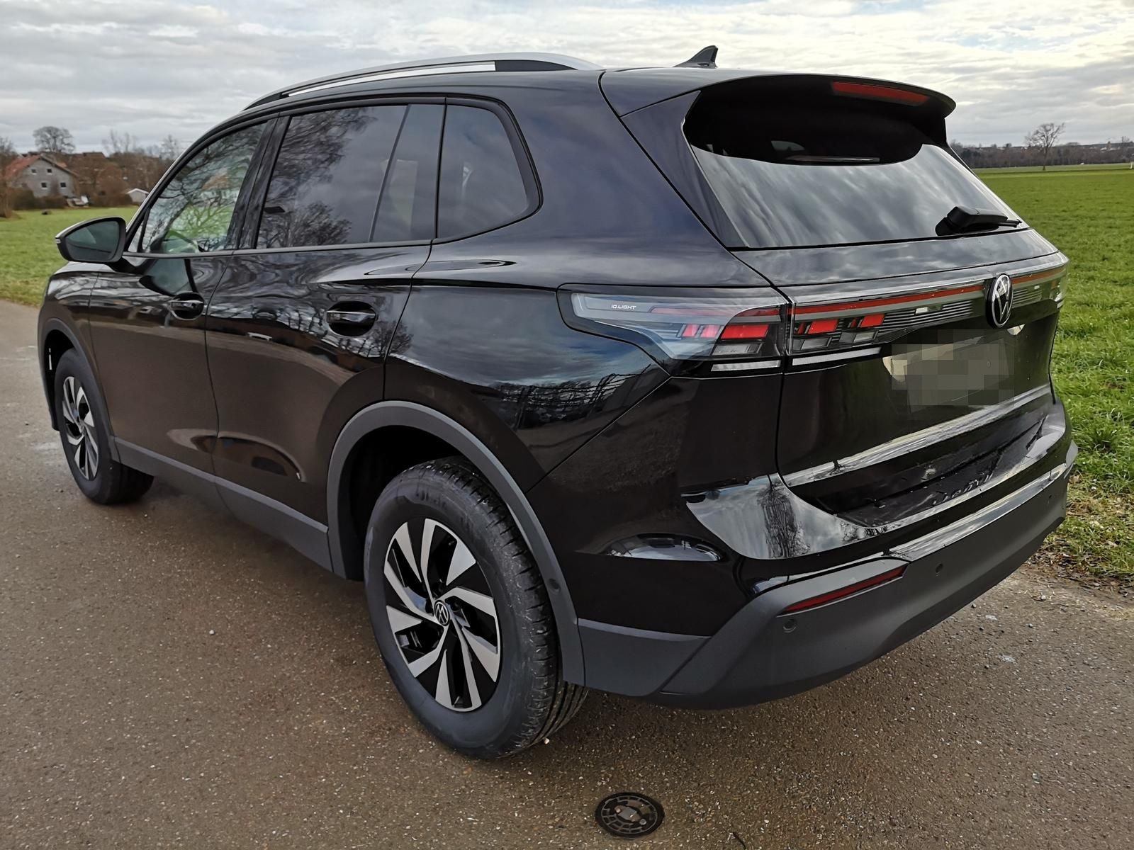 Volkswagen Tiguan 2.0 TDI Life Pano IQ LED Head GV5 AHK 360 foto 2