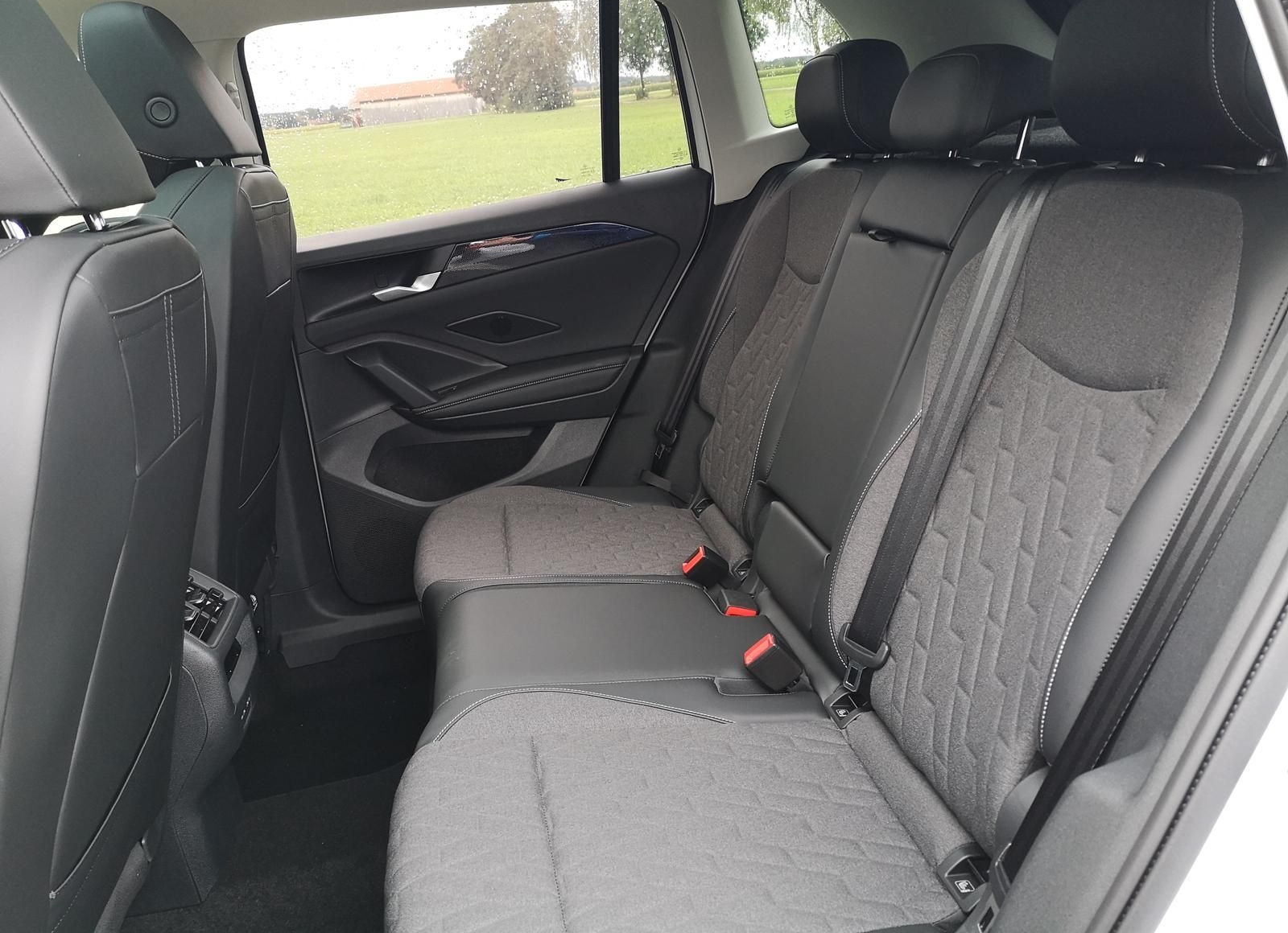 Volkswagen Tiguan 2.0 TDI Life Pano IQ LED Head GV5 AHK 360 foto 10