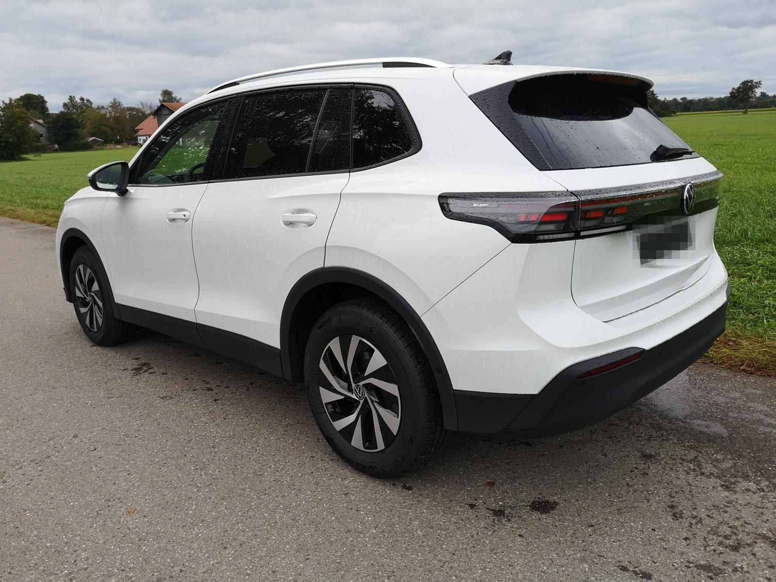 Volkswagen Tiguan 2.0 TDI Life Pano IQ LED Head GV5 AHK 360 foto 2