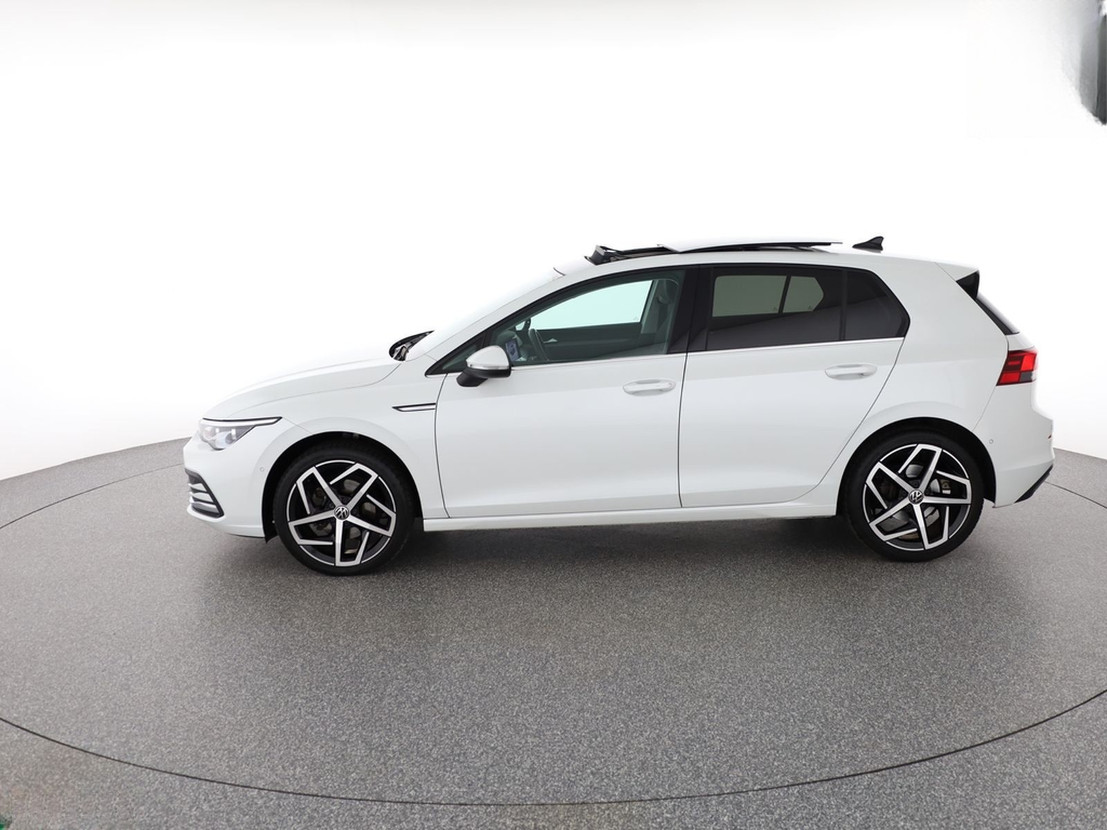 Volkswagen Golf VIII 1.5 eTSI STYLE STANDHZ,MASSAGE,KEYLESS foto 2